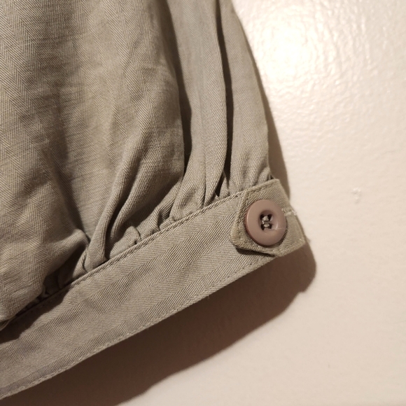 Khaki Shorts - Picture 8 of 9